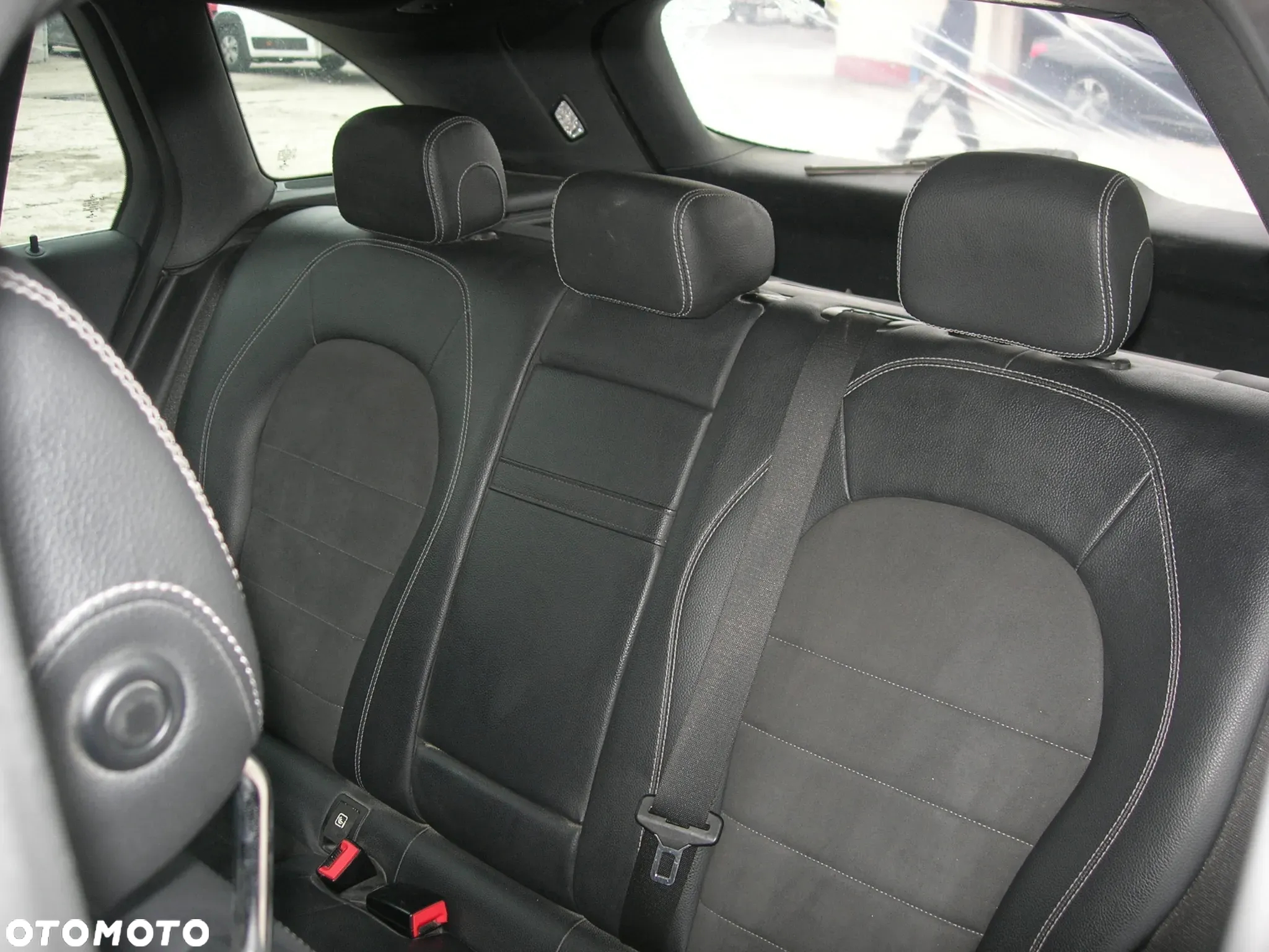 Mercedes-Benz GLC 220 d 4Matic 9G-TRONIC AMG Line - 18