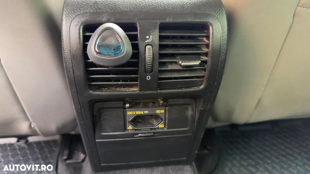 Volkswagen Passat 2.0 TDI DPF Highline - 9