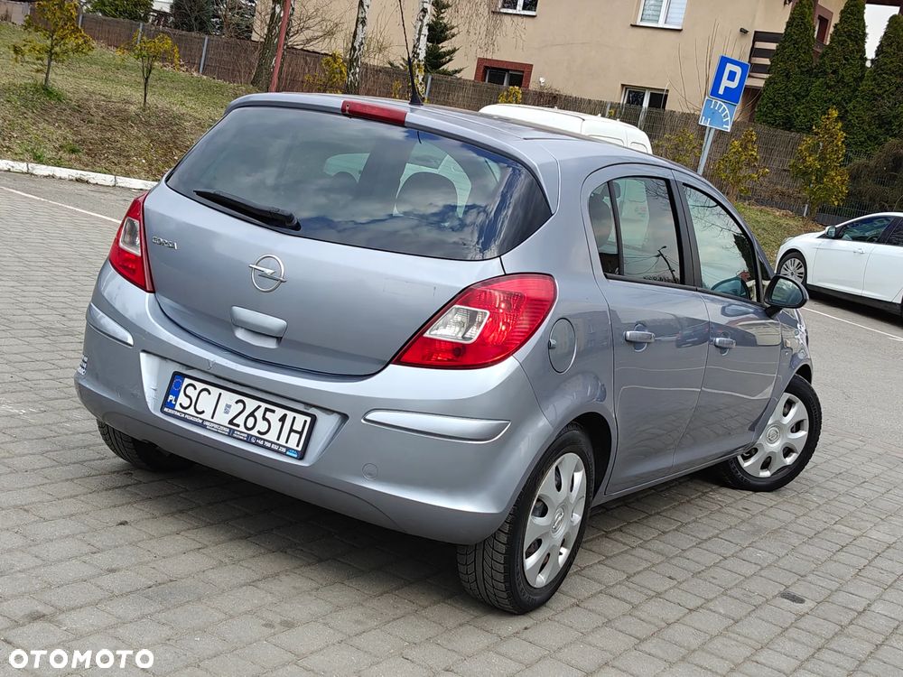 Opel Corsa 1.2 16V Cosmo - 4