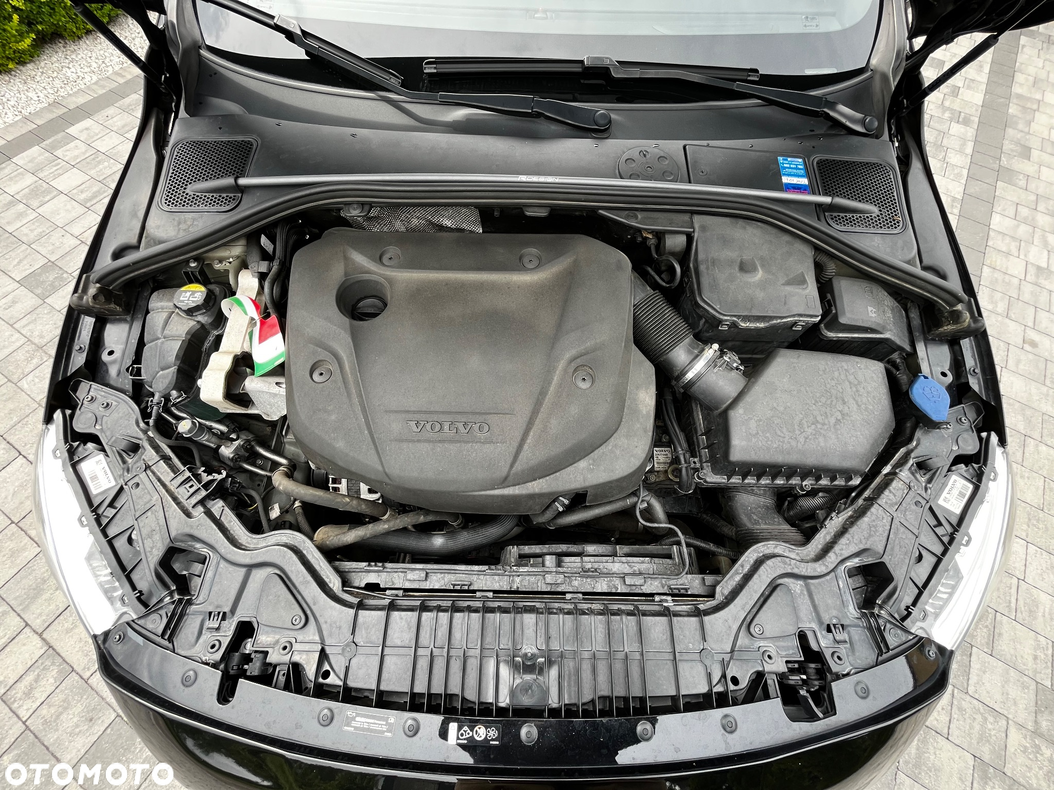 Volvo S60 D4 Drive-E R-Design Momentum - 30