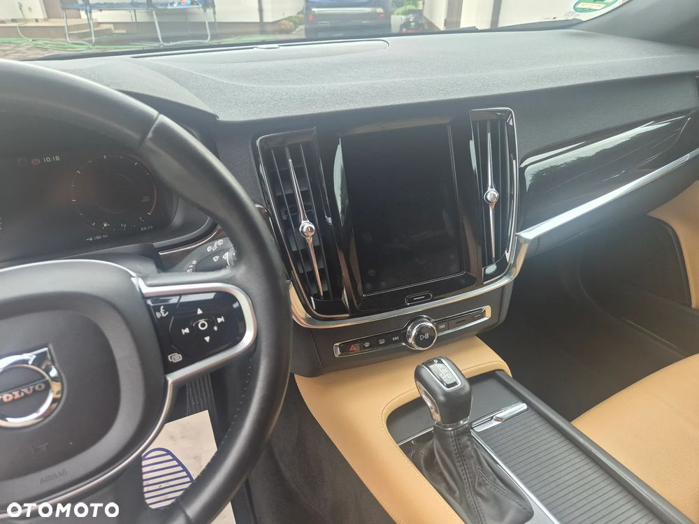 Volvo V90 - 25
