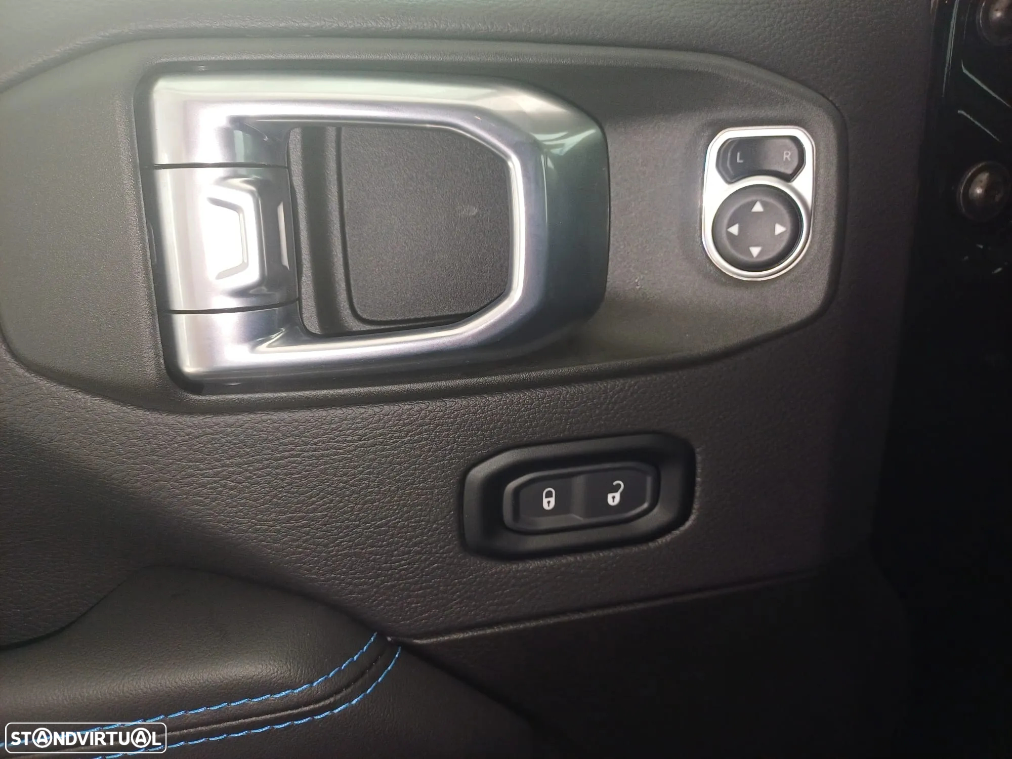 Jeep Wrangler - 24