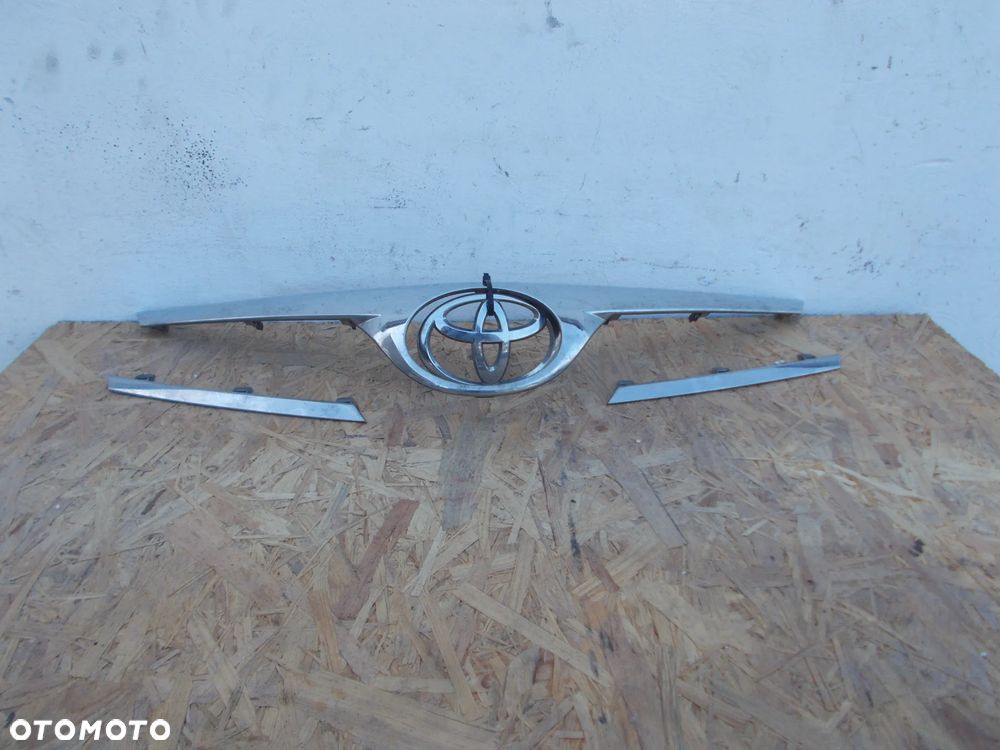 TOYOTA COROLLA E16 LIFT GRILL CHROM ATRAPA 53114-02400 - 1