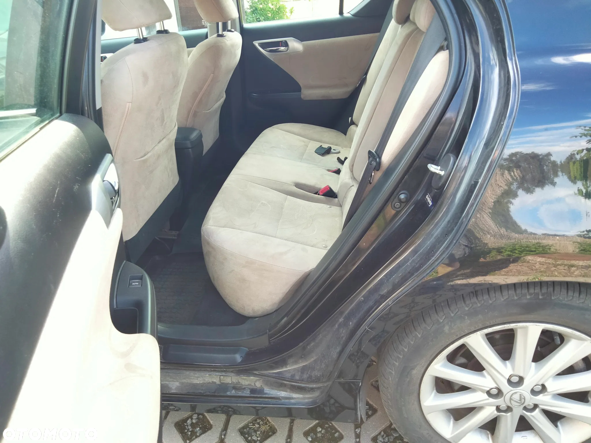 Lexus CT - 7