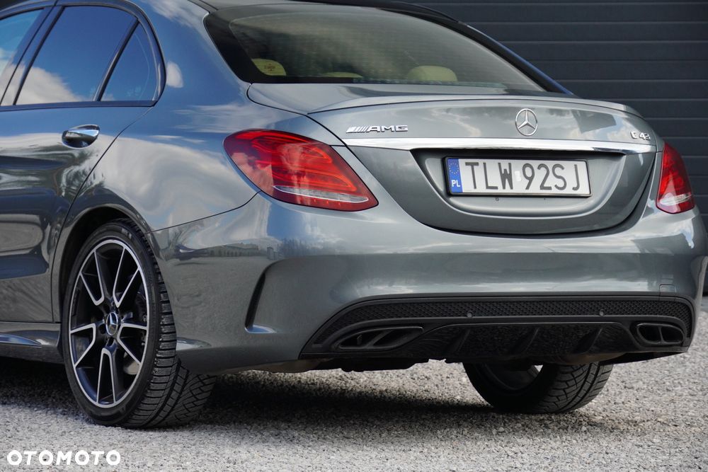 Mercedes-Benz Klasa C AMG 43 4Matic 9G-TRONIC - 11