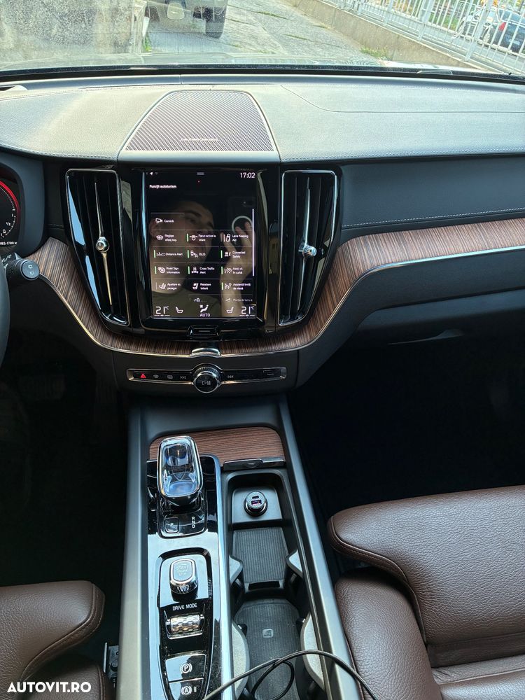 Volvo XC 60 Recharge T6 Twin Engine eAWD Inscription Expression - 11