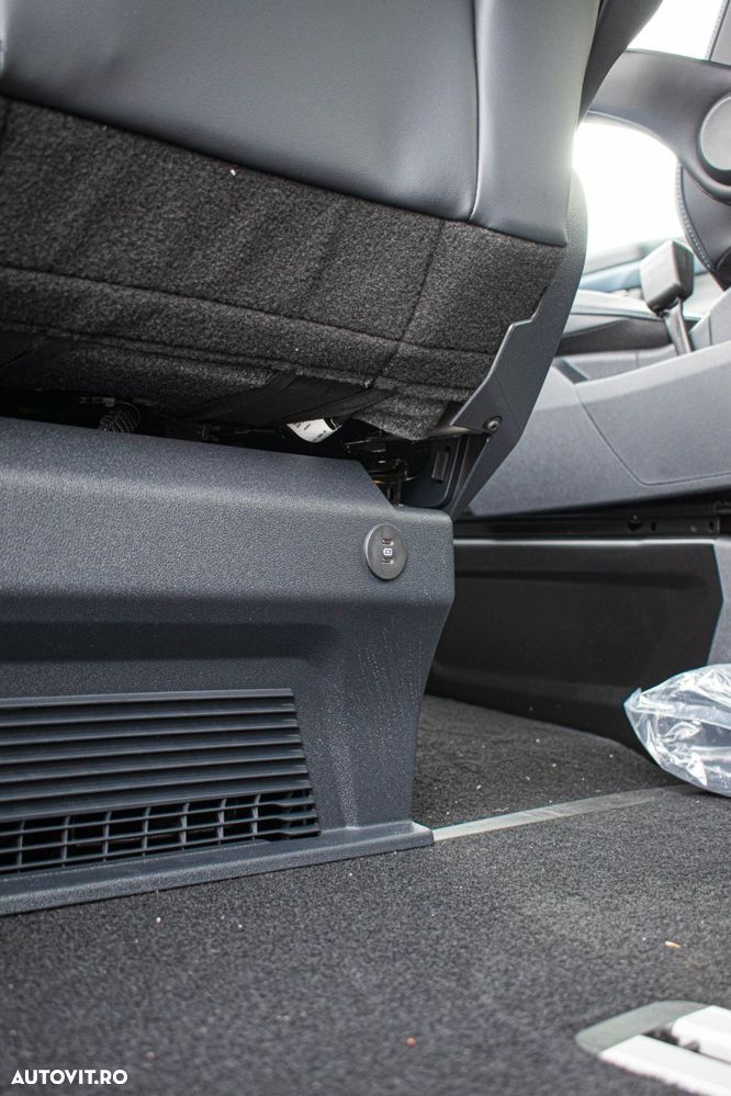 Ford Tourneo Custom - 39
