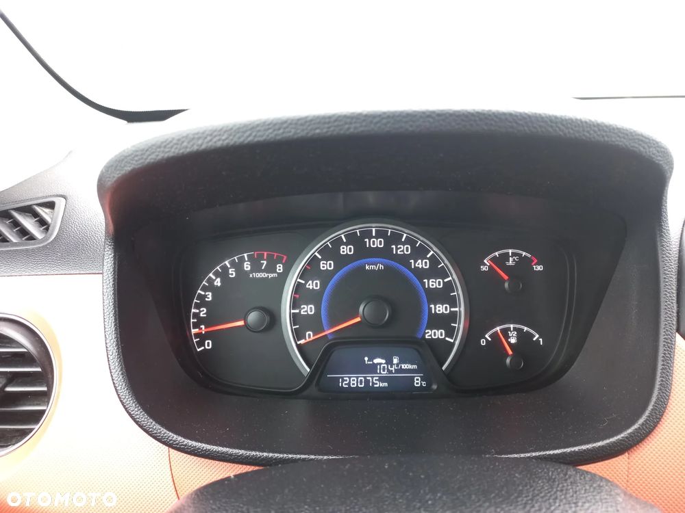 Hyundai i10 1.0 Fifa World Cup Edition - 21