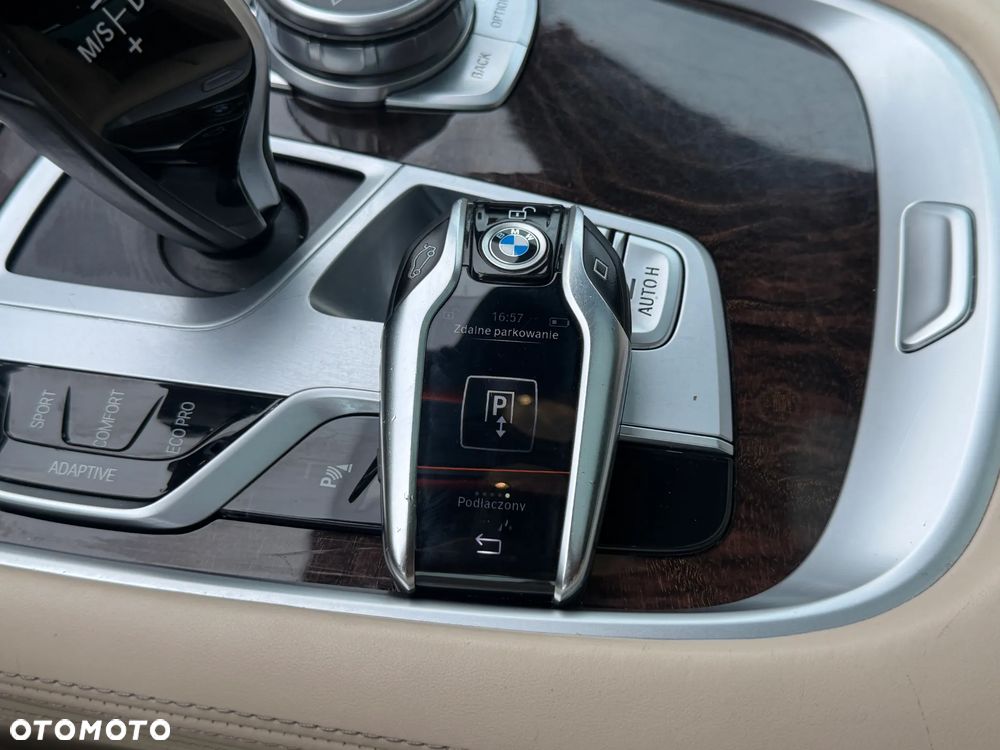 BMW Seria 7 740d xDrive mHEV sport - 24