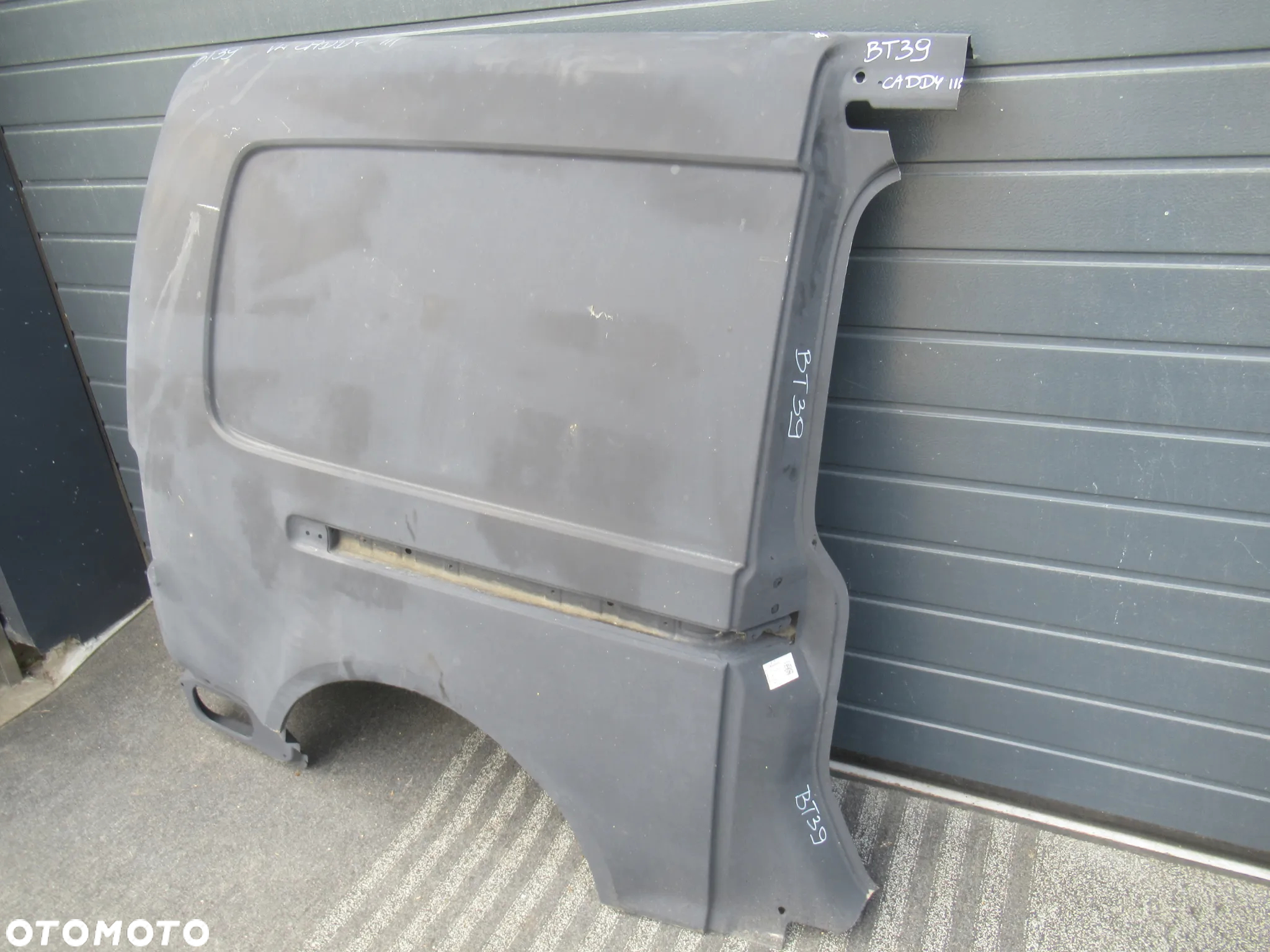 POSZYCIE BŁOTNIK TYLNY TYŁ PRAWY VW CADDY III MAX 2K3 2007 - 6