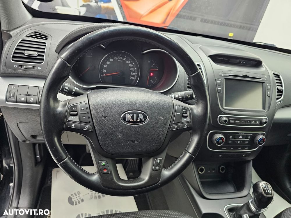 Kia Sorento 2.2 DSL BASE MT 4x2 - 7