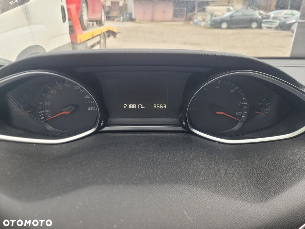 Peugeot 308 BlueHDi FAP 120 Stop & Start Allure - 23