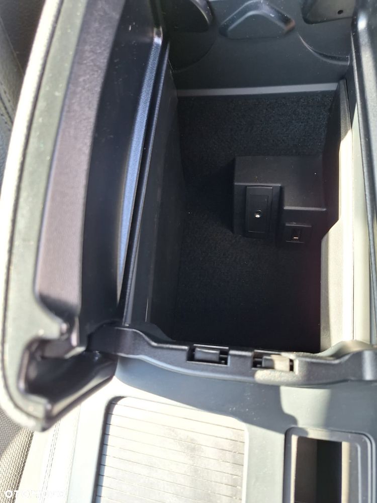 Mercedes-Benz Klasa C 250 CDI DPF BlueEFFICIENCY 7G-TRONIC Edition 1 - 15