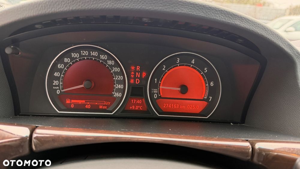 BMW Seria 7 740i - 19