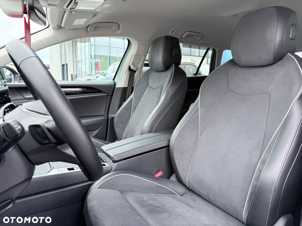Volkswagen Passat Variant 2.0 TDI EVO Elegance DSG - 26
