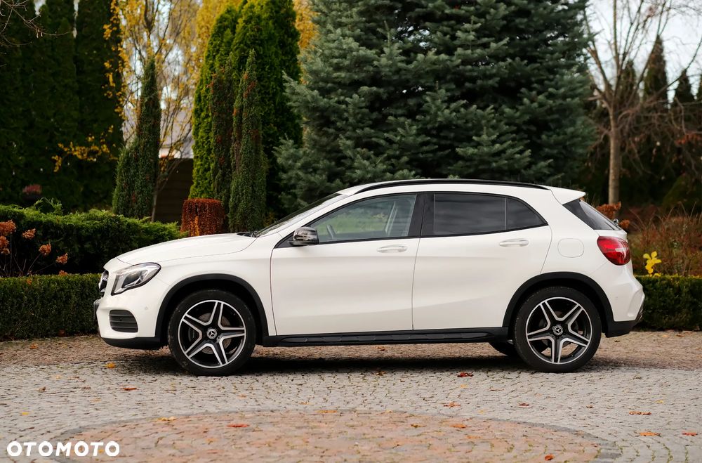 Mercedes-Benz GLA 220 4-Matic AMG Line - 3