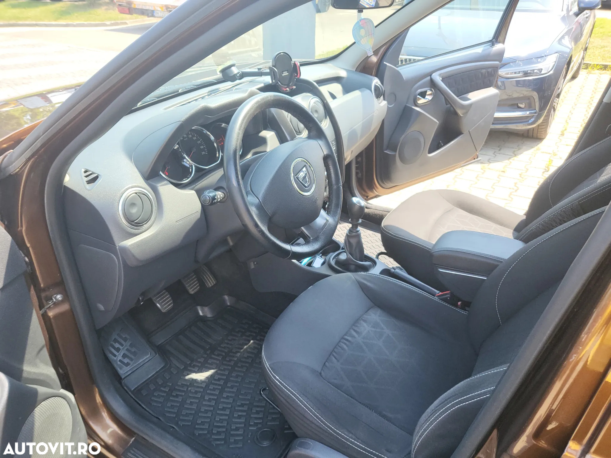 Dacia Duster 1.5 dCi 4x4 Laureate - 14