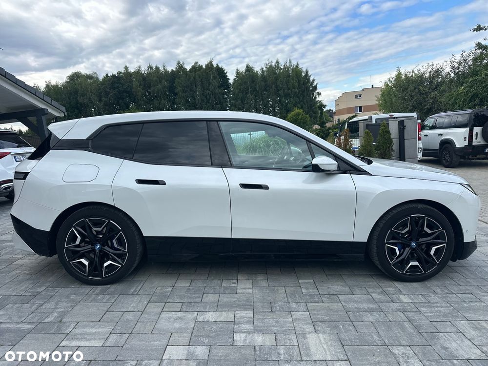 BMW iX xDrive40 76.6kWh Signature - 9