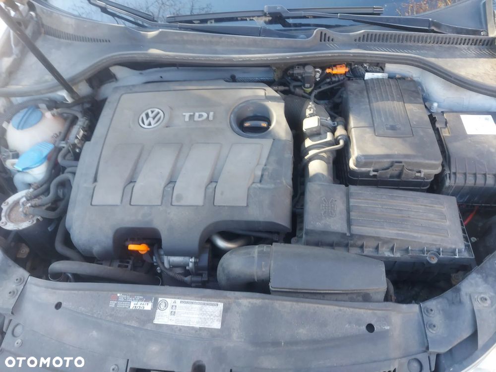 Volkswagen Golf 1.6 TDI DPF BlueMotion Technology Comfortline - 27
