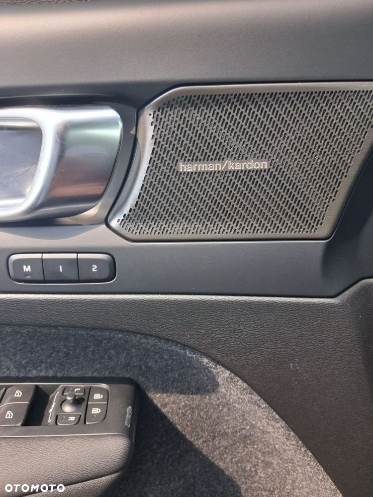 Volvo XC 40 - 18