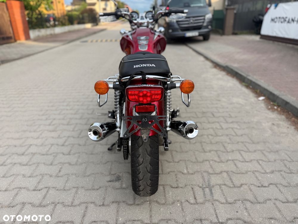 Honda CB - 16