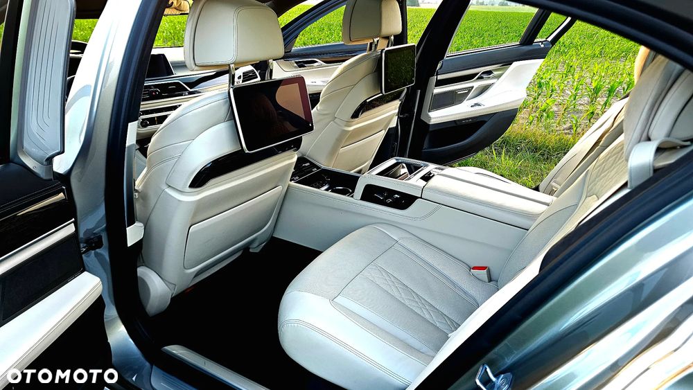 BMW Seria 7 745Le xDrive sport - 11
