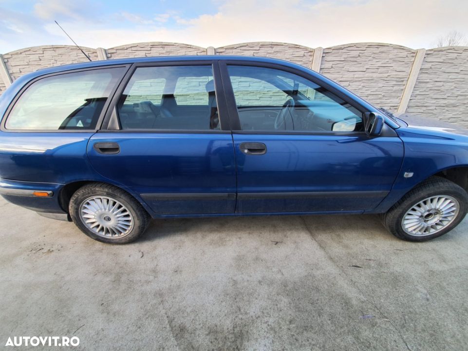 USA VOLVO V40  VW D.SP COMBI - 2