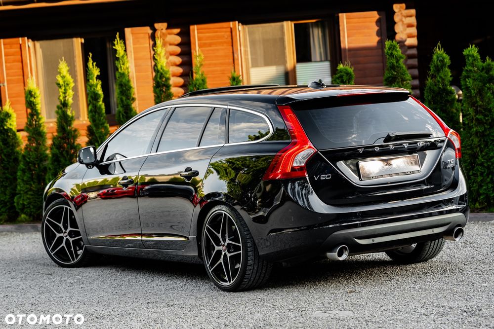 Volvo V60 T6 AWD Geartronic Summum - 8