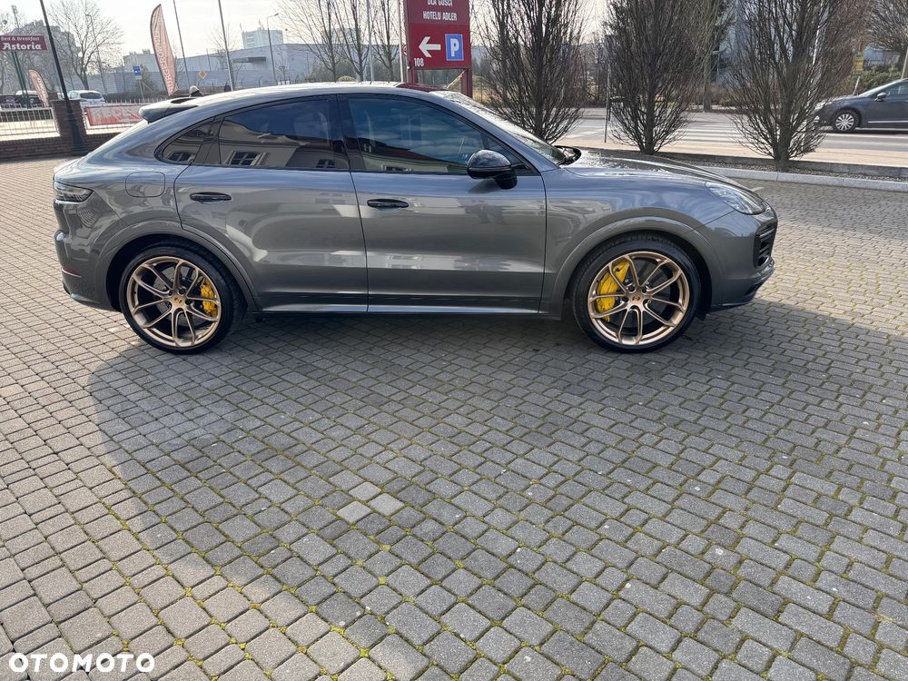 Porsche Cayenne Coupe GTS - 6
