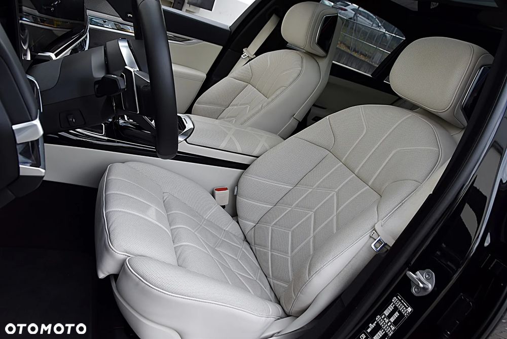 BMW Seria 7 740Ld xDrive - 15