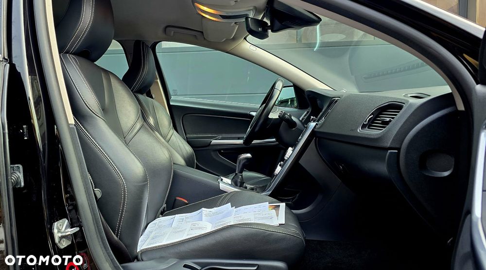 Volvo V60 D3 Drive-E Summum - 27