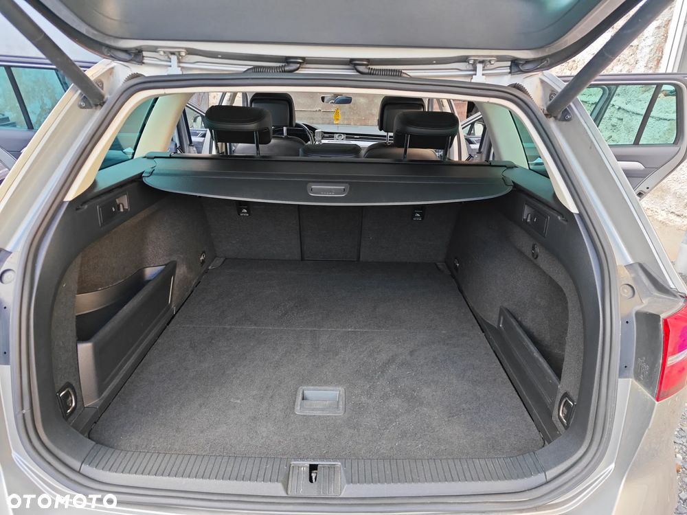 Volkswagen Passat 2.0 TDI Bi-Turbo BMT 4Mot Highline DSG - 14