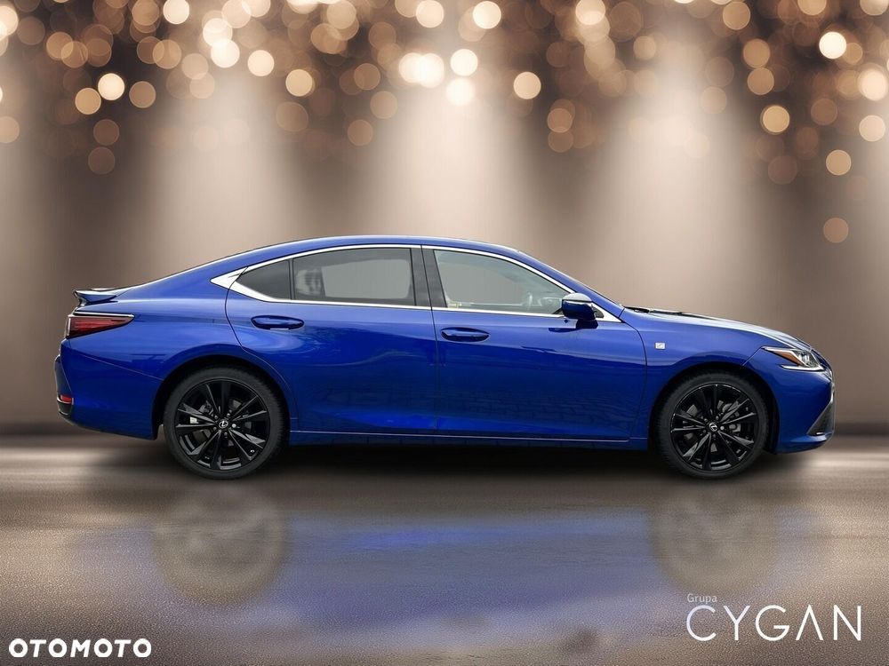 Lexus ES 300h F Sport Design - 8