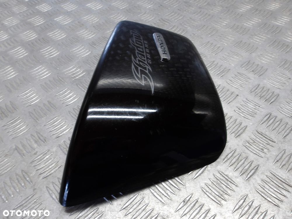 Boczek osłona boczna lewa HONDA VT 1100 C2 SHADOW SABRE 00-07r   PN. 83610-MCK-A60 - 8