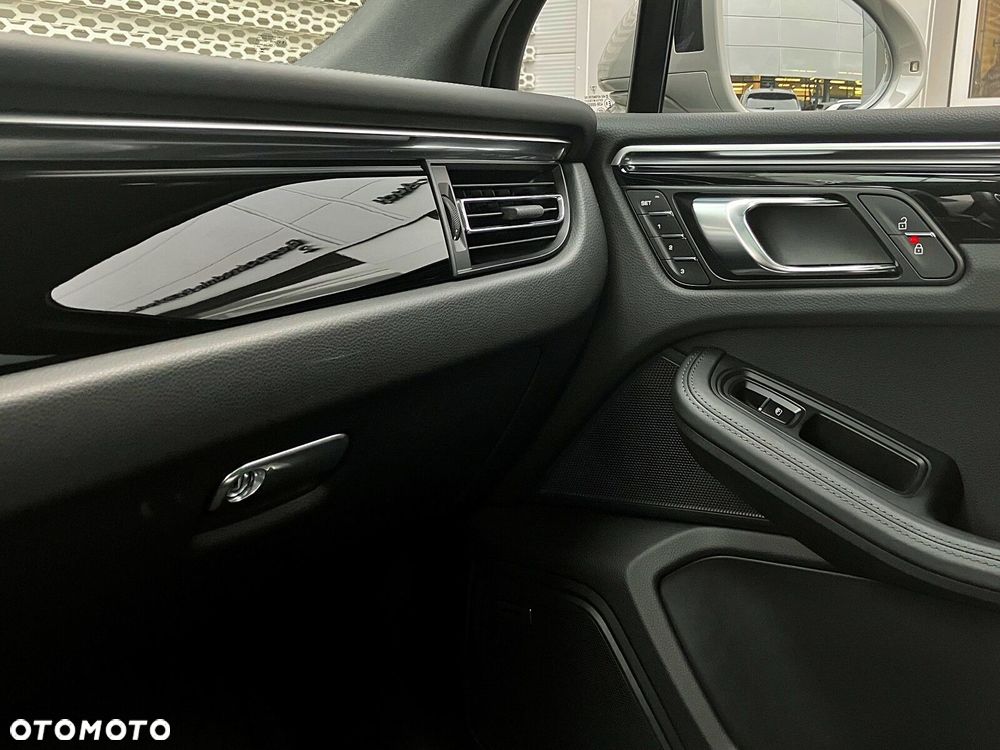 Porsche Macan - 16