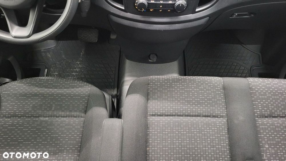 Mercedes-Benz Vito - 22