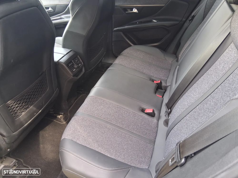 Peugeot 3008 PureTech 130 Stop & Start GPF Allure - 7