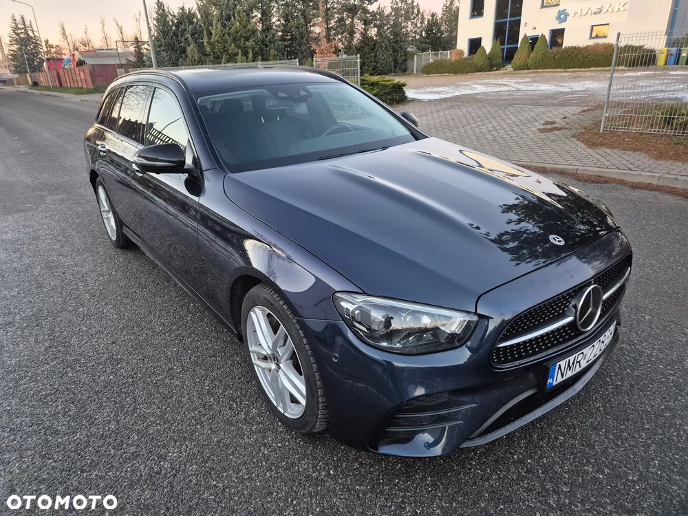 Mercedes-Benz Klasa E 300 de AMG - 3