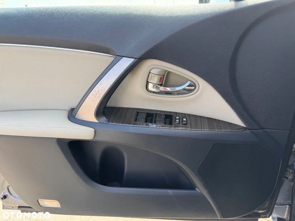 Toyota Avensis 1.8 Sol NAVI MS - 19