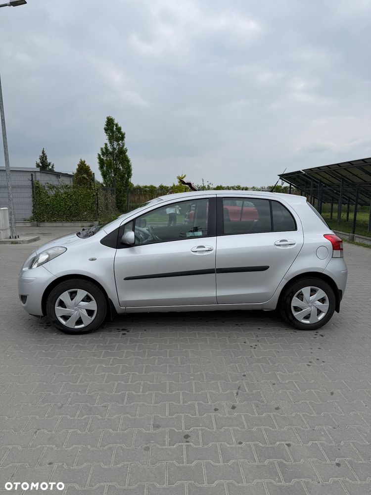 Toyota Yaris 1.33 Luna - 4