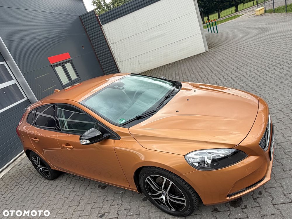 Volvo V40 T3 R Design - 11