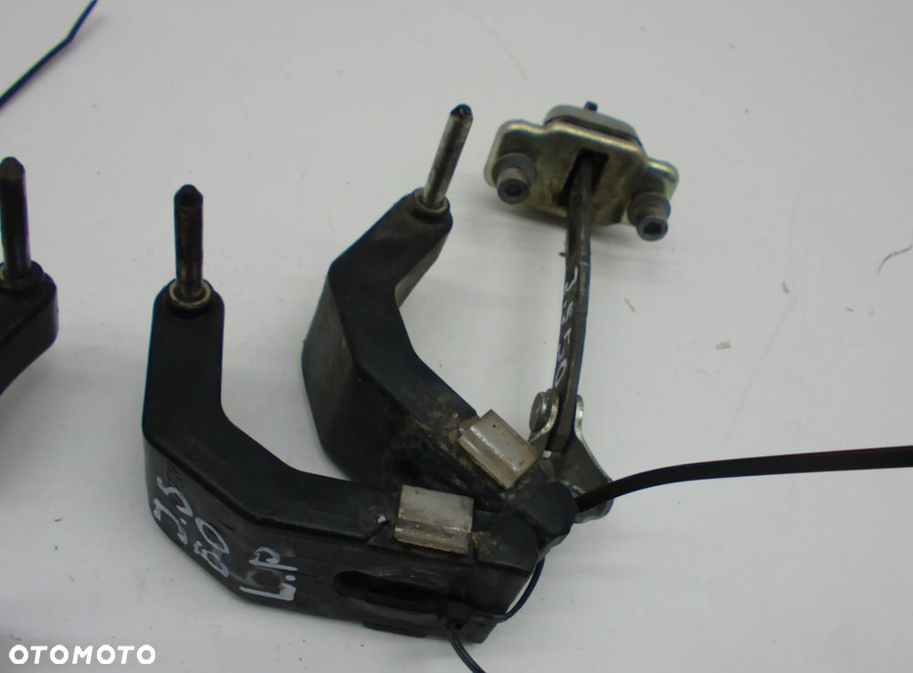 Ligier JS50 2013 Zawiasy Prawa Lewa Strona - 3