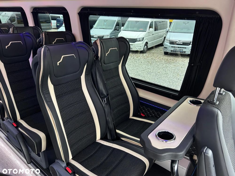 Mercedes-Benz Sprinter 519 - 23