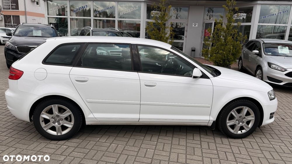 Audi A3 Sportback 1.6 TDI DPF Attraction - 11