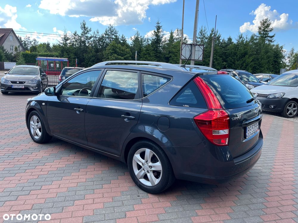Kia Ceed 1.4 CVVT Attract - 17