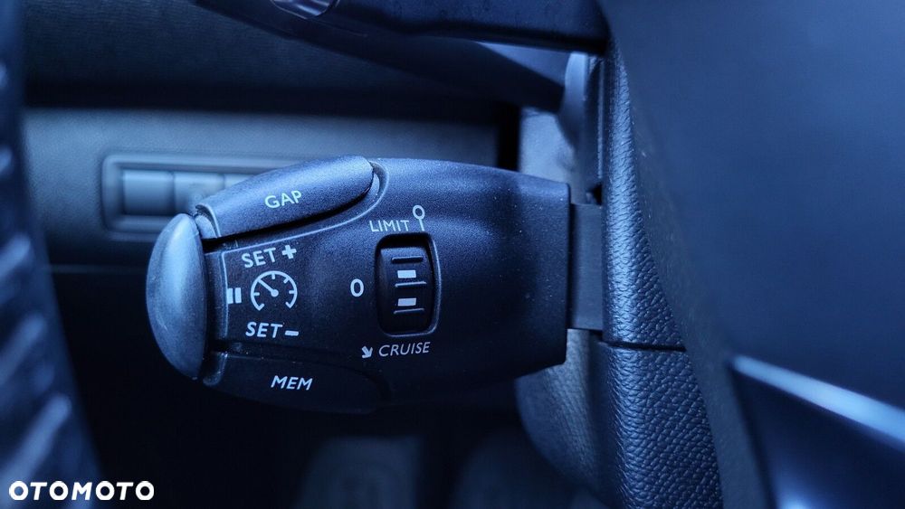 Peugeot 308 1.2 PureTech GPF Allure S&S EAT8 - 23