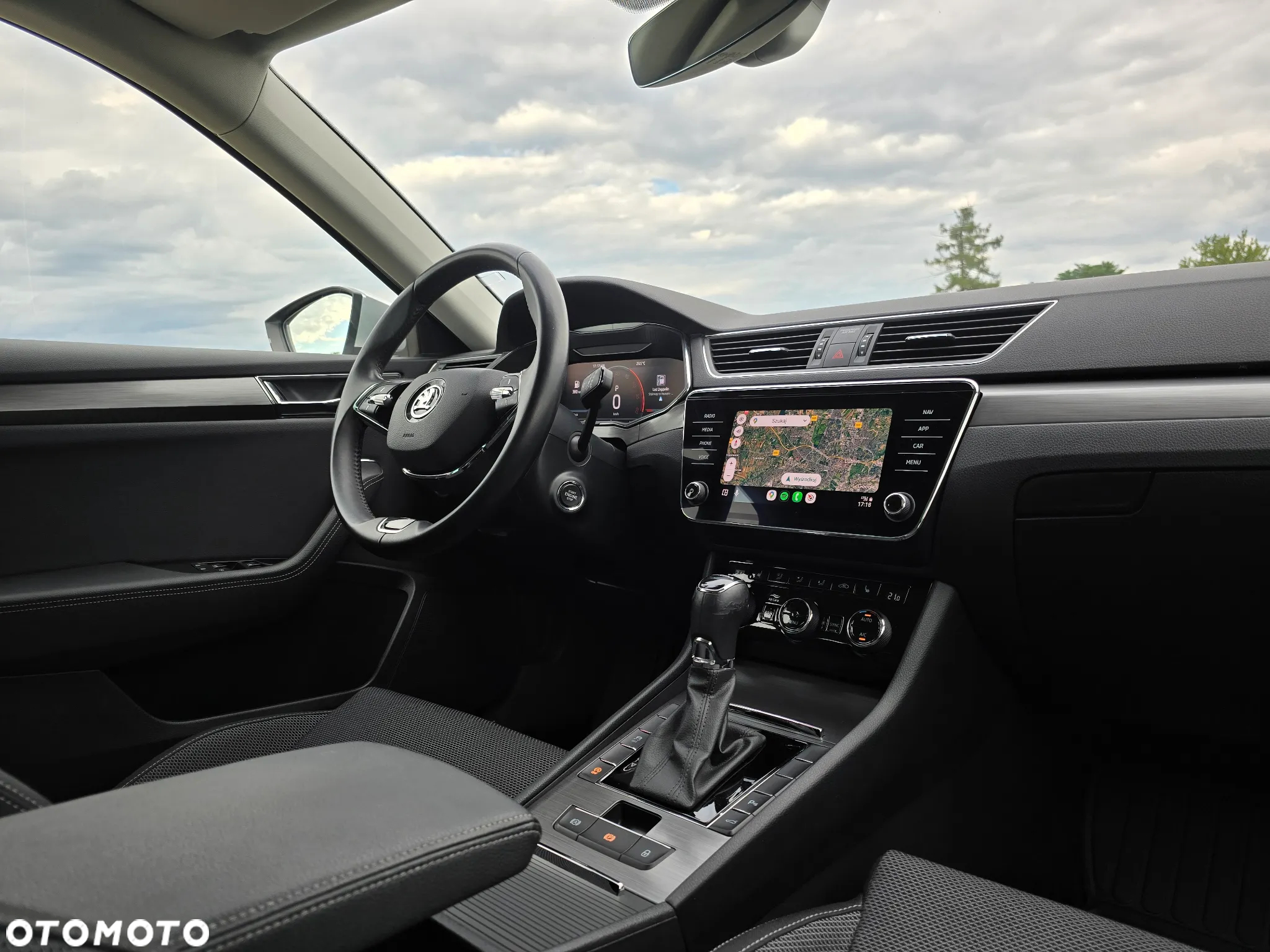 Skoda Superb 2.0 TDI SCR Style DSG - 28