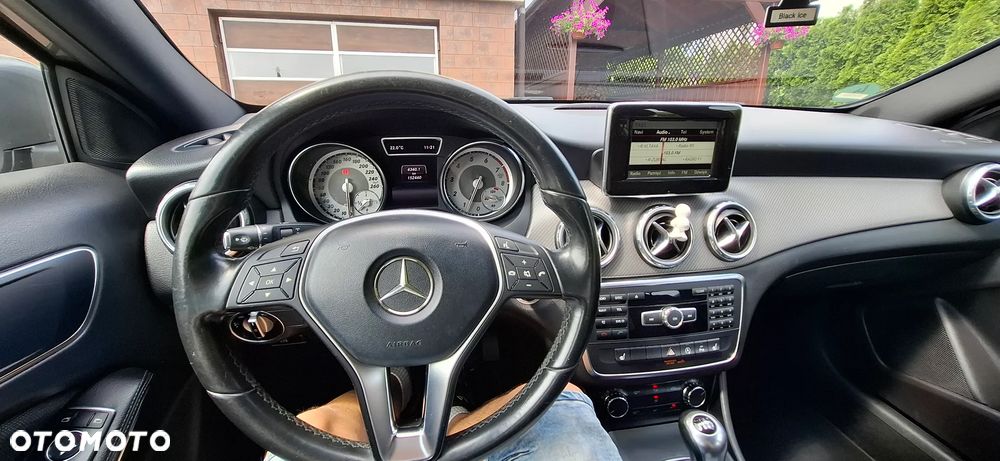 Mercedes-Benz GLA 180 Activity Edition - 6