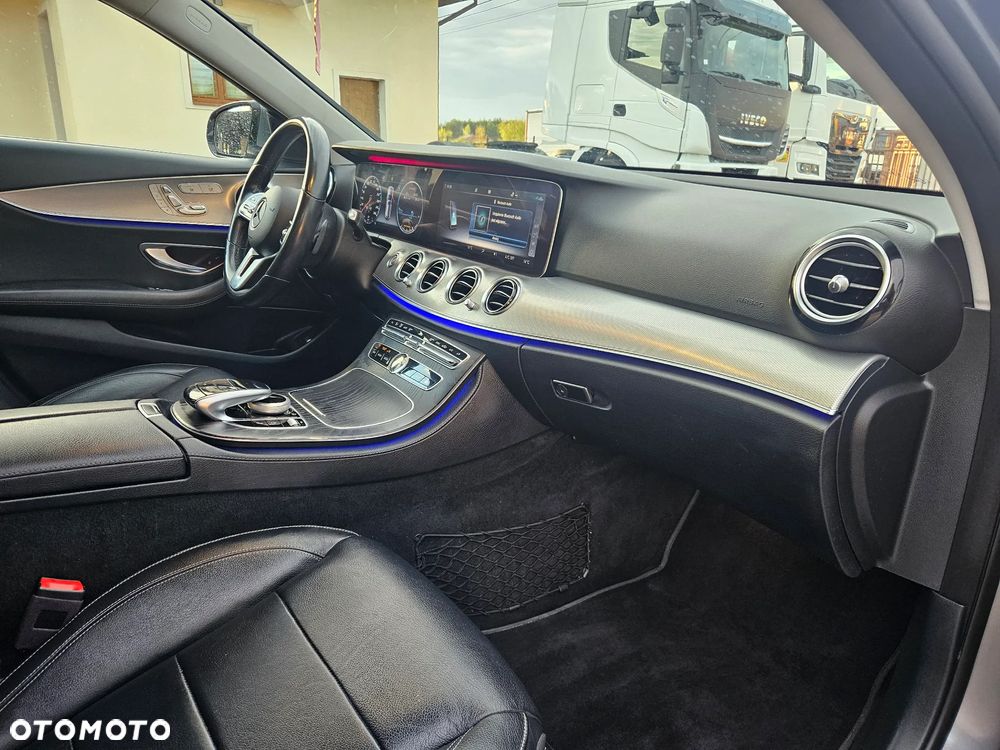Mercedes-Benz Klasa E 200 d 9G-TRONIC Exclusive - 18