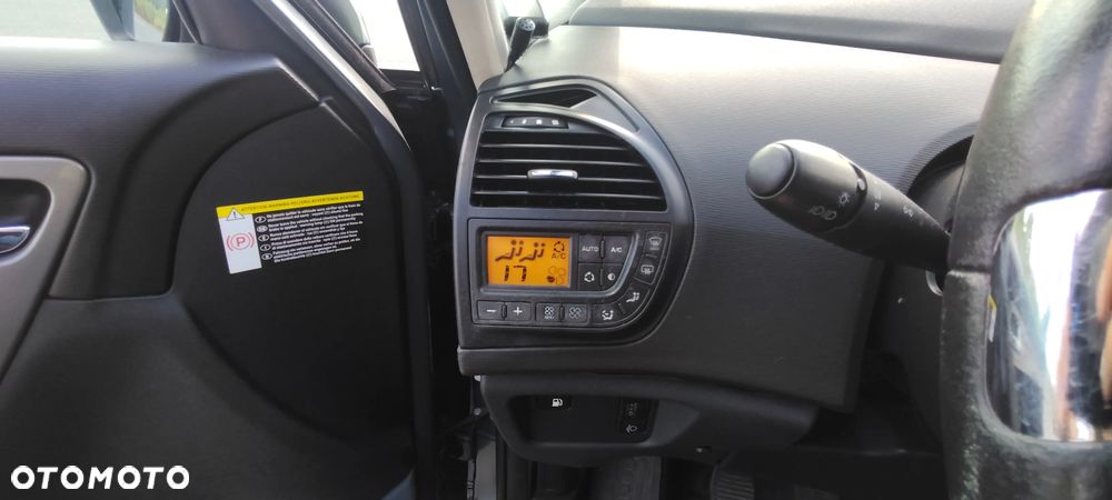 Citroën C4 1.6 HDi Impress Pack - 21